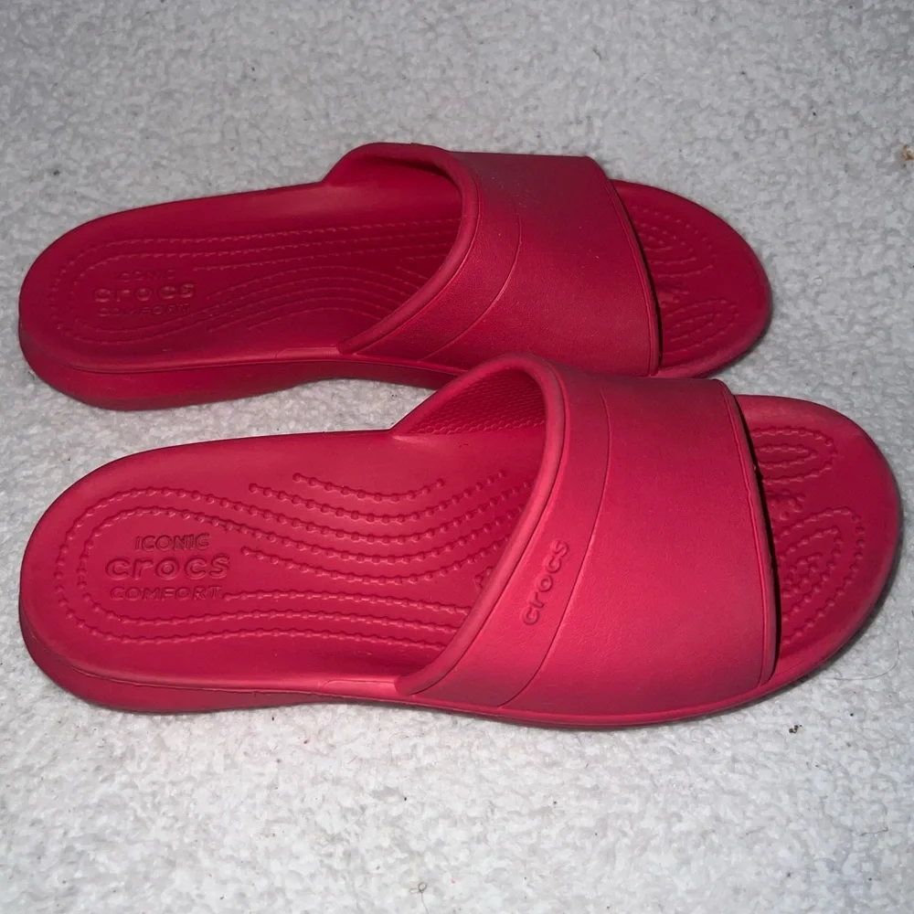 CROCS Kids Iconic Sandal Classic Flip Flop Slides | Size 2 | Pink |